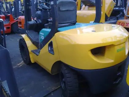 Used forklift komatsu FD30