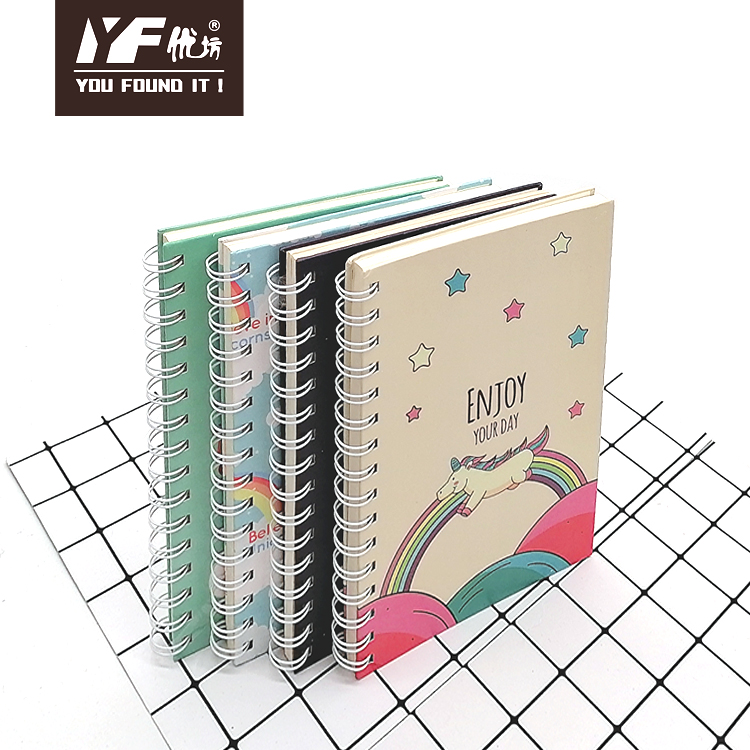 Caderno espiral A5 com capa de unicórnio de desenho animado personalizado