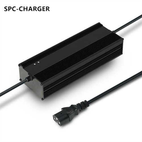 Charge rapide 48/60/72V Charger de batterie au lithium pour scooter