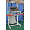 Internal pressure testing machine for cans