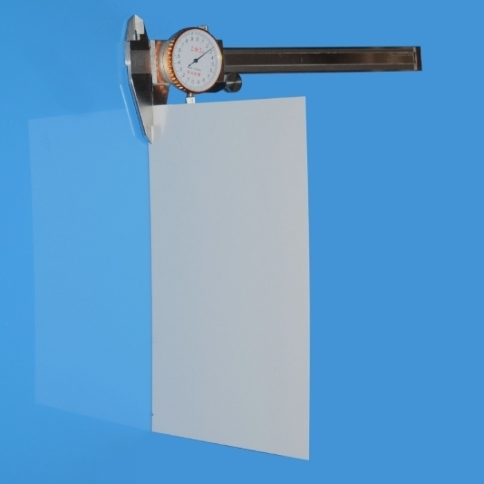 Dünne 96% Aluminiumoxid Al2O3-Keramikplatte für hohe Temperaturen