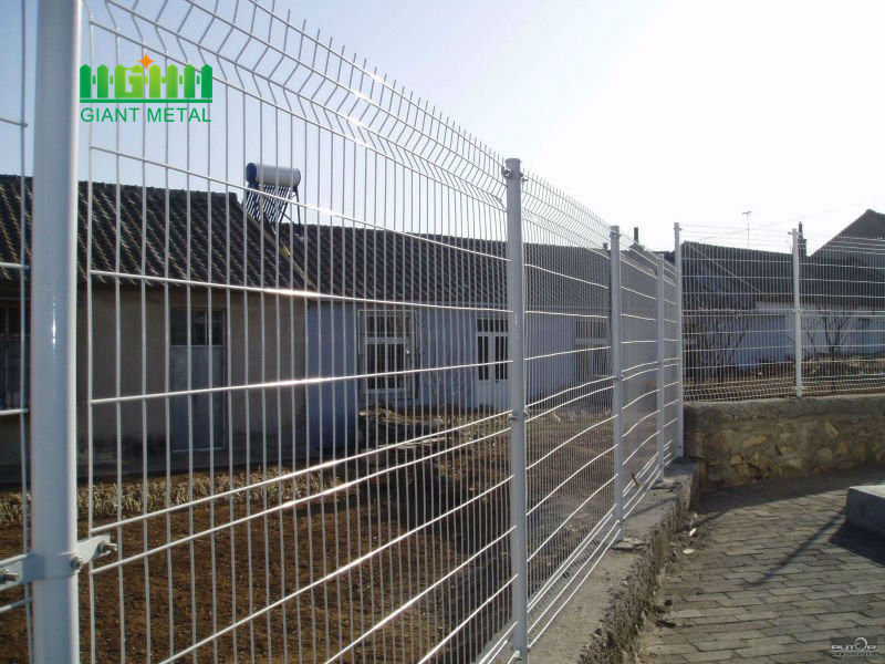 Colorful welded triangle bending fence