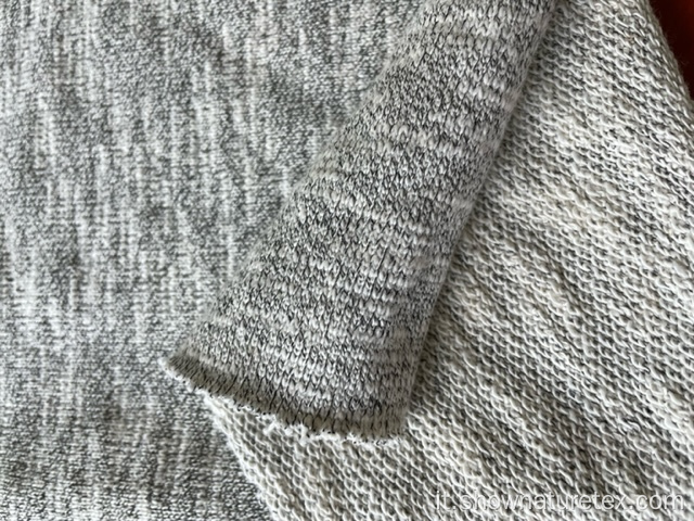 Tessuto di maglia pesante grigio grigio bianco e nero