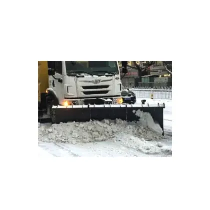 High-efficiency road snow removal vehicle
