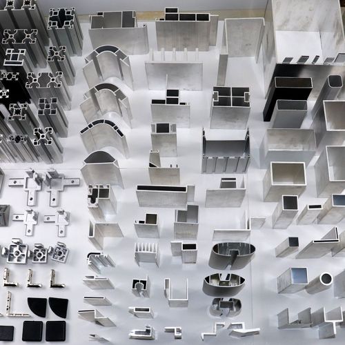 Высококачественный алюминиевый профиль с прорезями