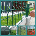 PVC atau pagar dawai Tergalvani dikimpal