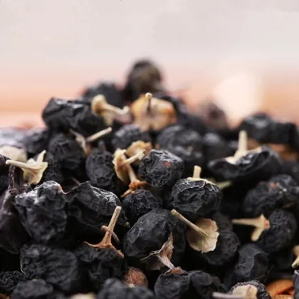 organic black berries goji