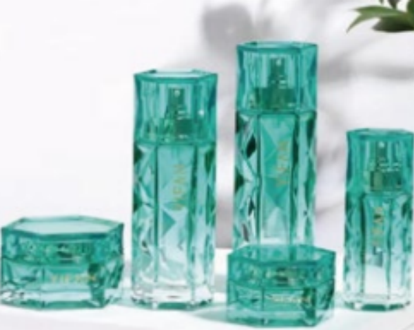 Plastic spray bottle