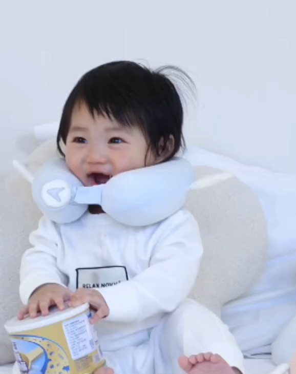 Adjustable Magnetic Cooling U-Shaped Pillow for Kids