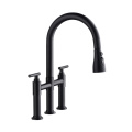 Dau Handle Bridge Kitchen Faucet Efydd wedi&#39;i frwsio