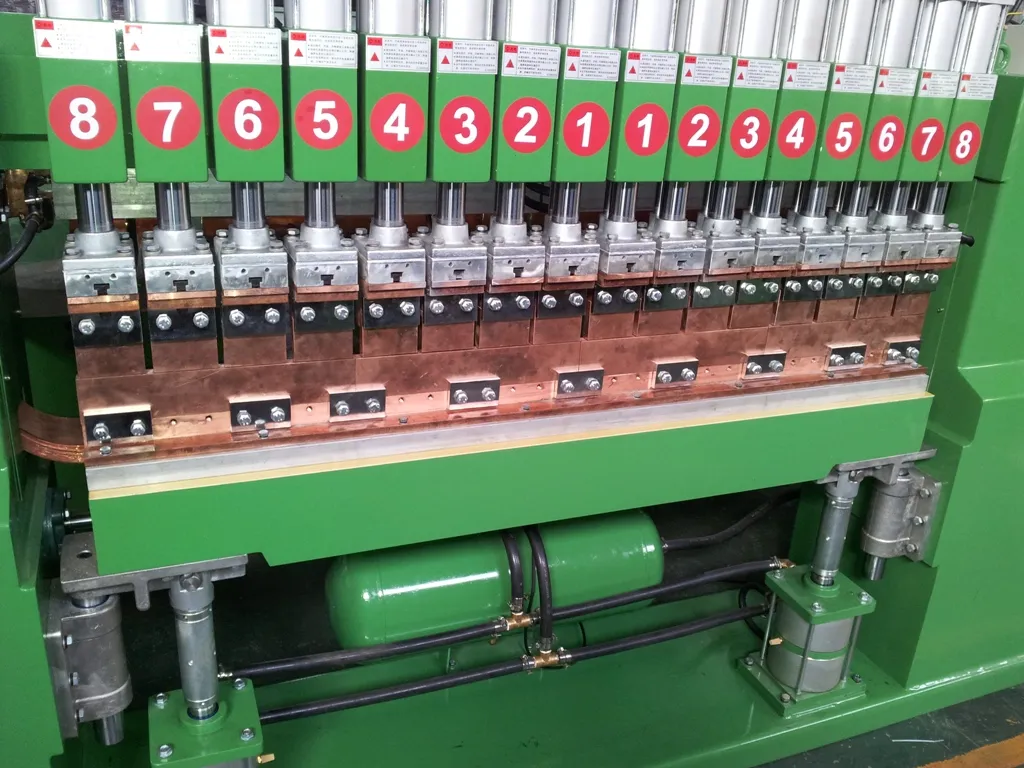 ワイヤーメッシュ溶接メッシュマシン用のプロフェッショナルマルチヘッドスポット溶接機