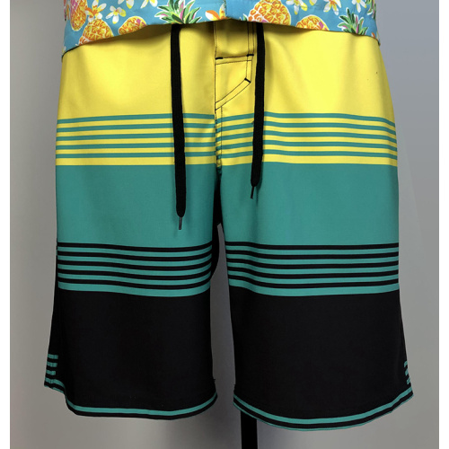 Shorts de plage masculins rayés multicolores