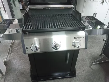 Stainless steel barbecue grill
