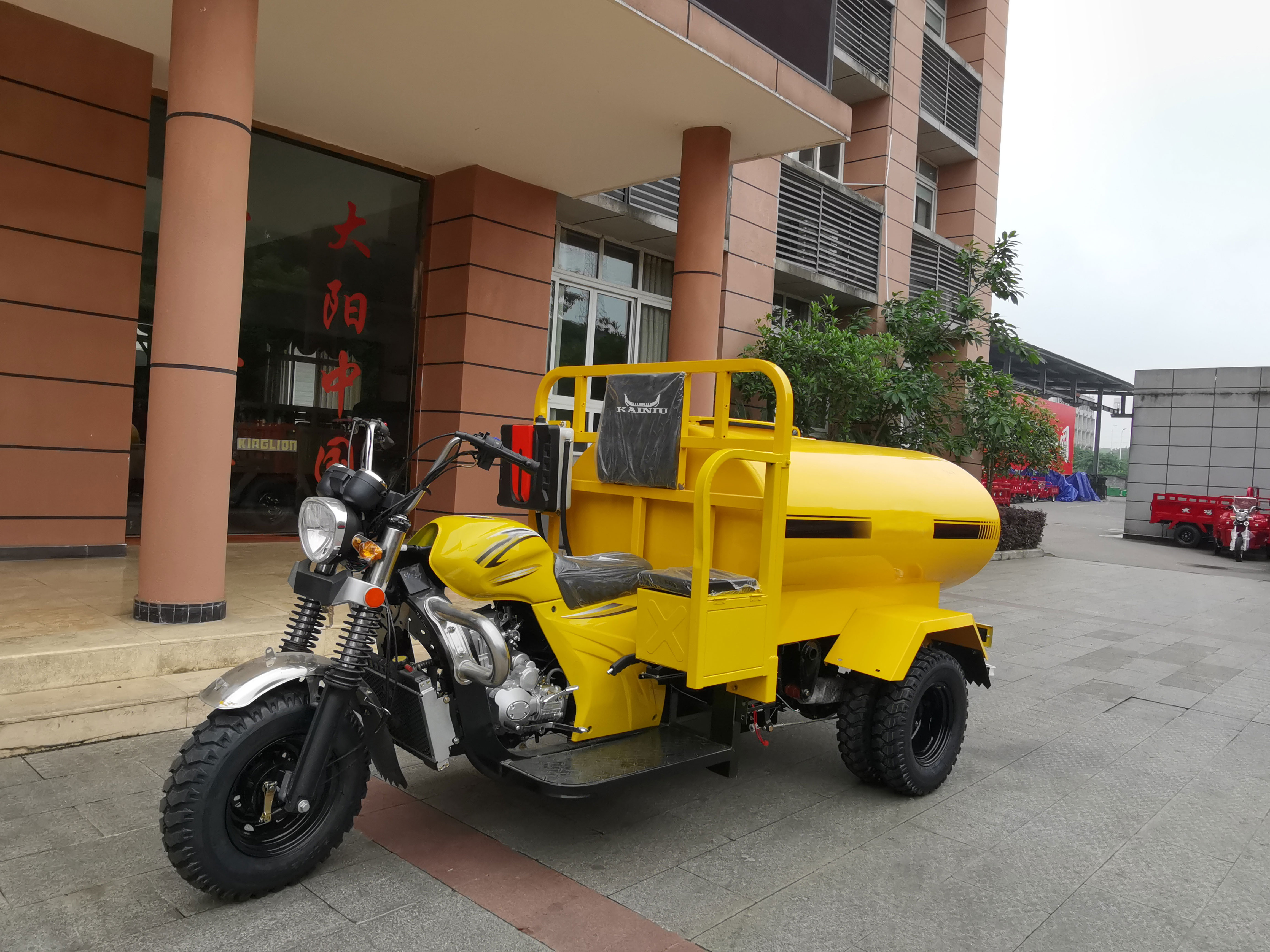 Triciclo de tanque de água personalizado para uso agrícola