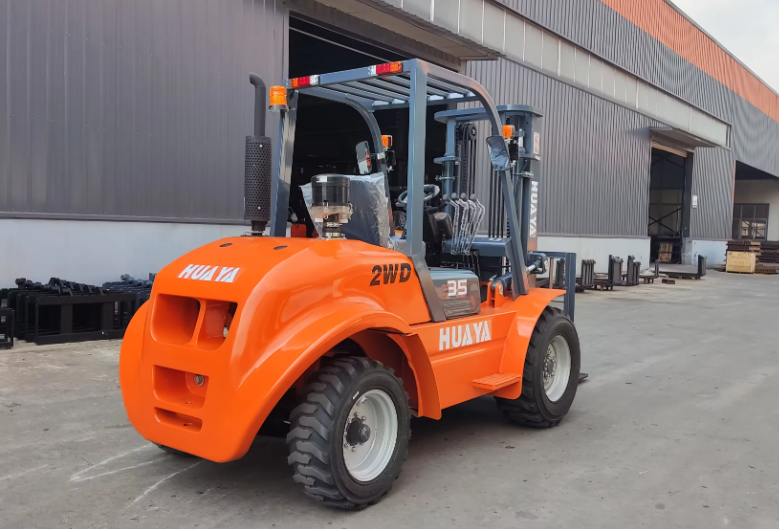 HUAYA Diesel Forklift Truck 2.5 to 5 Ton Lift Height 3-7m 4x4 Terrain for Sale