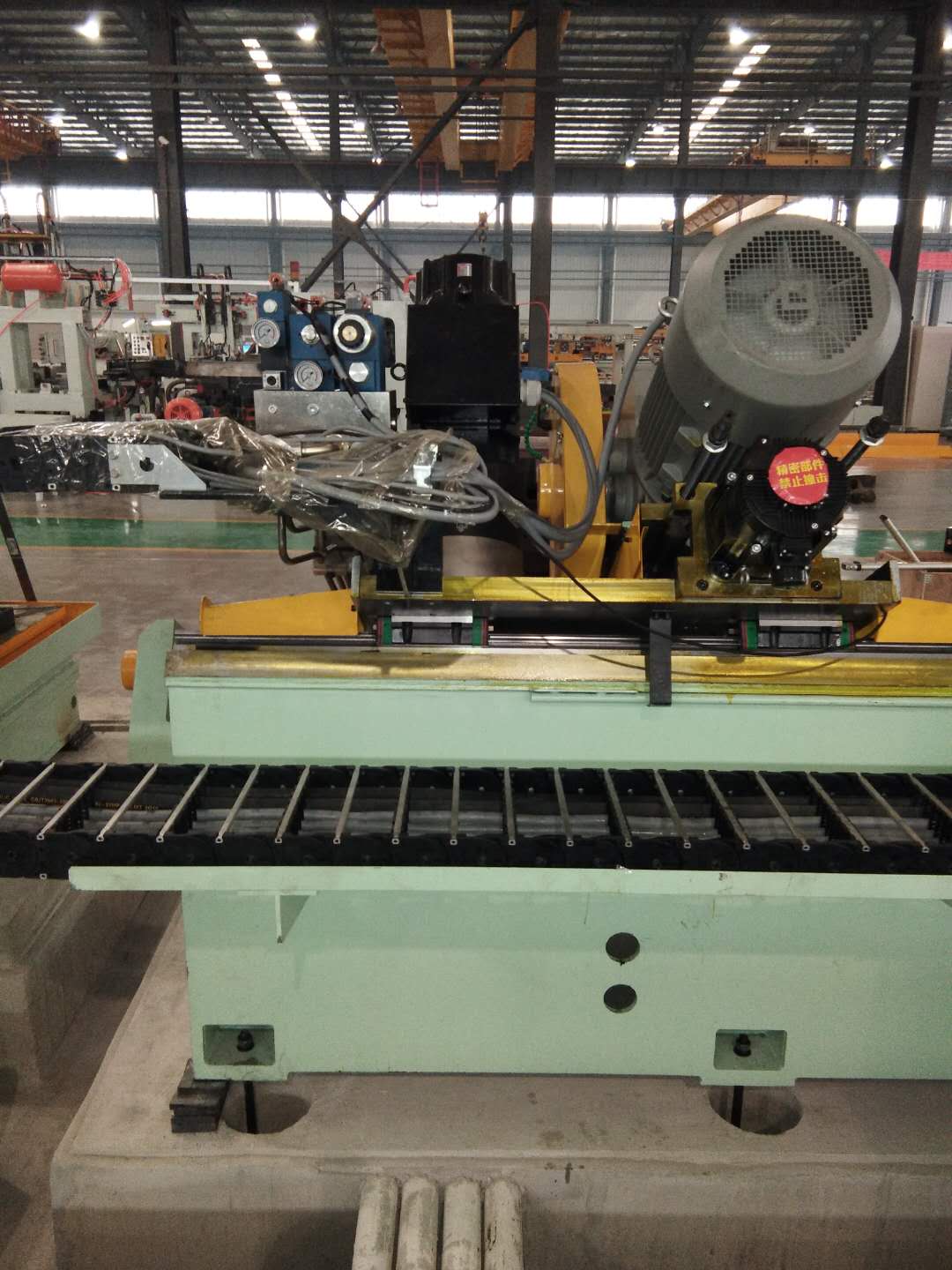Cold Flying Saw