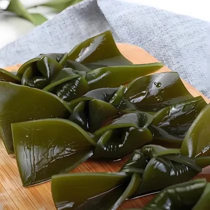 Fragrant braised kelp knot