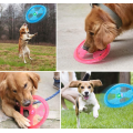 Cão de estimação grande frisbee