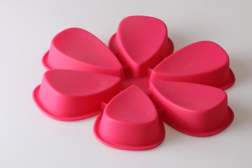 Baking mold in flower shape