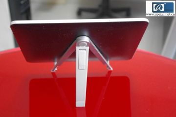 Portable Folding Zinc Alloy Ipad Tablet Mount Holder For 5.2 Inch Ipad ,7 / 10inch Tablet