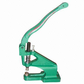Hand press machine with snap button pressing