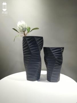 Porcelain decorative vase