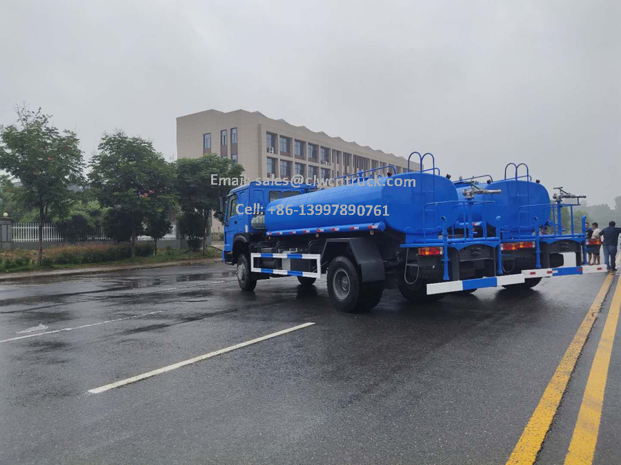 sinotruck howo water tanker