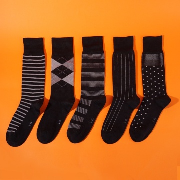 Small moq four seasons wear comfortable knitted black men crew dress business box socks