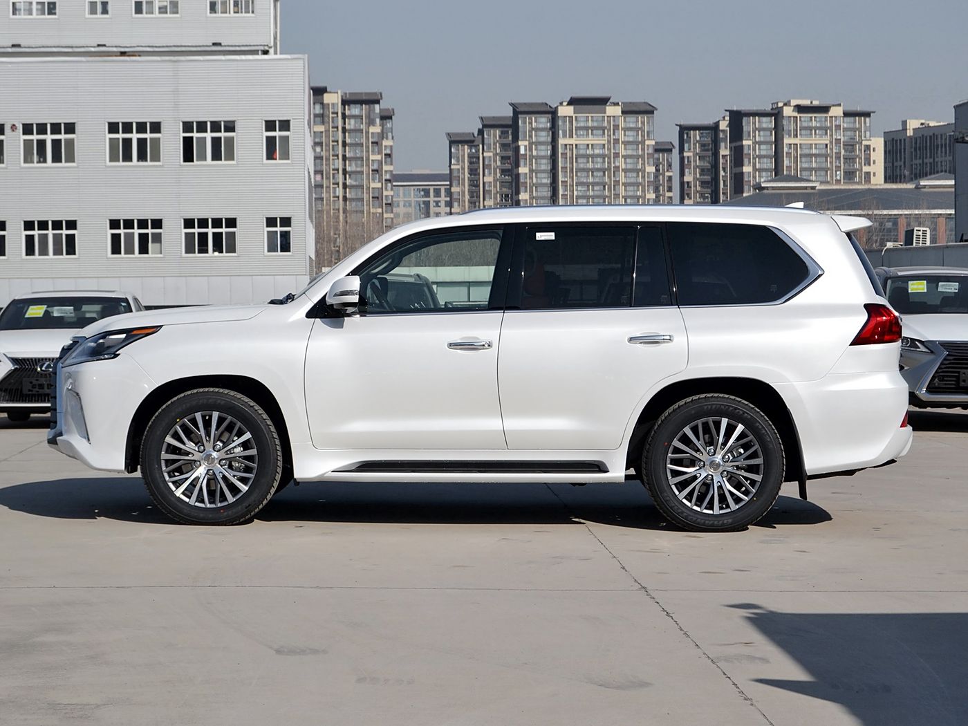 Lexus LX570 (9)