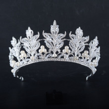Flower type pearl crown for queen