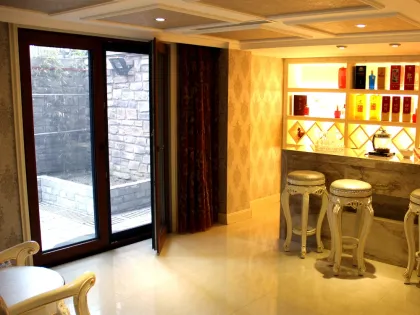 Wood and Aluminum Sliding Doors Tapy and Floding Doors