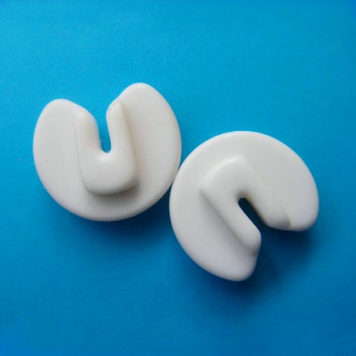 99% Alumina Keramik rosa geschlitzte Öse