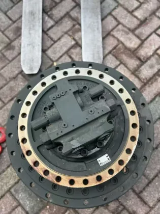 M4V290 GM85VA Original Nabtesco Travel Assembly