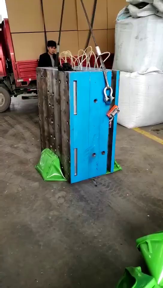 Durable Rectangular Outdoor Trash Can with Foot Pedal