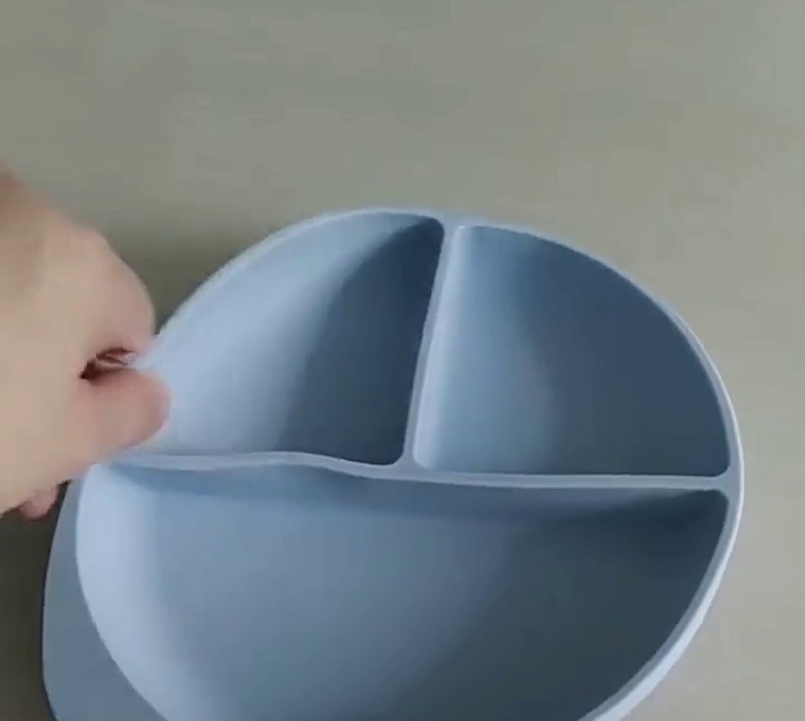 Anti-slip silicone baby feeding plate