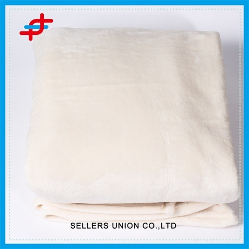 Katil putih tulen membuang kain flanel selimut