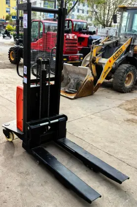Durable Electric Hand Forklift Trucks for Retail and Restaurant Industries