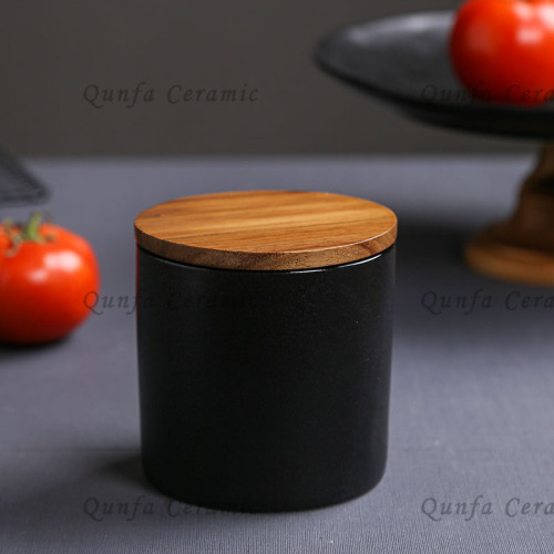 Batterie de cuisine 9 pièces en fonte - petite boîte avec couvercle en acacia