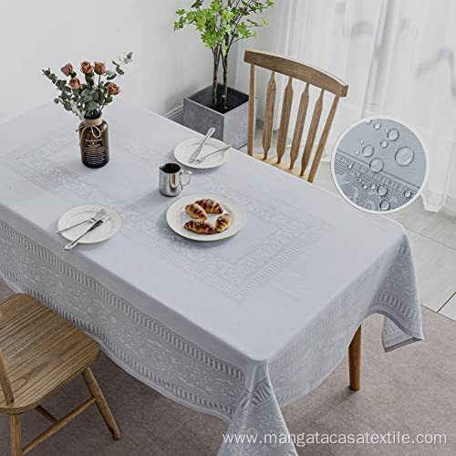 Jacquard tablecloth in restaurant