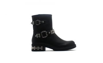 Fashion Ladies Martin Boots With Rivet decoration