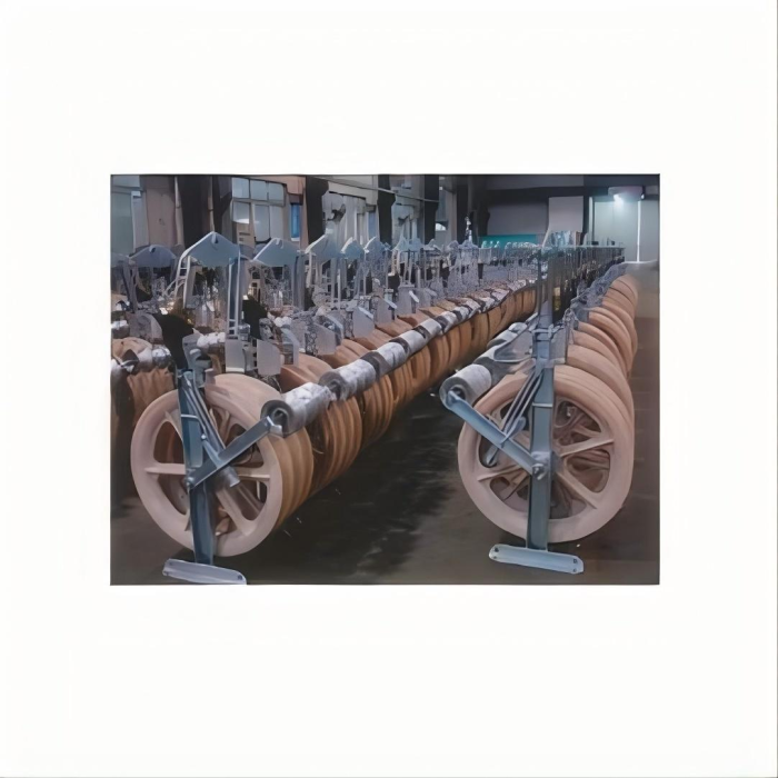 軽量ヘリコプタケーブル敷設プーリー