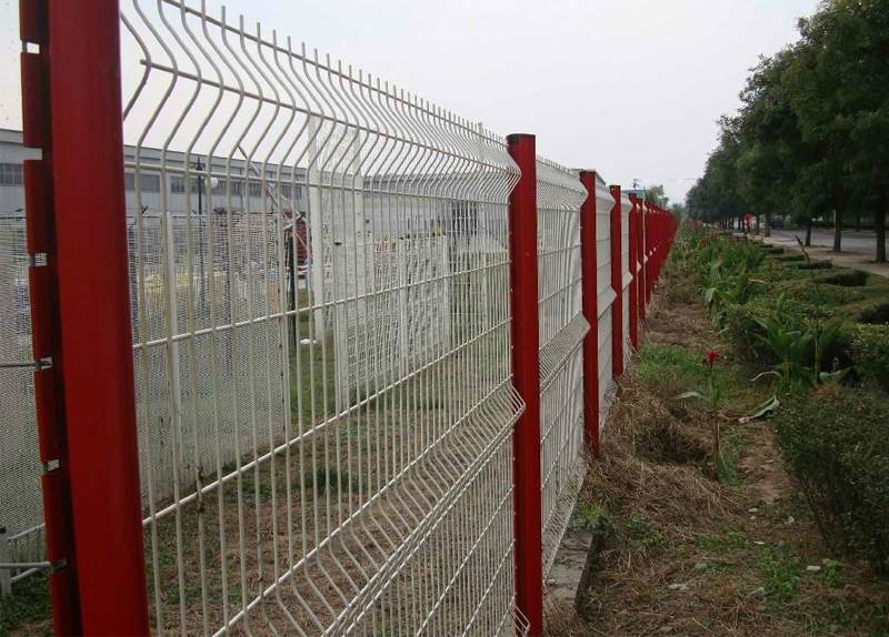 peach-shaped fence9