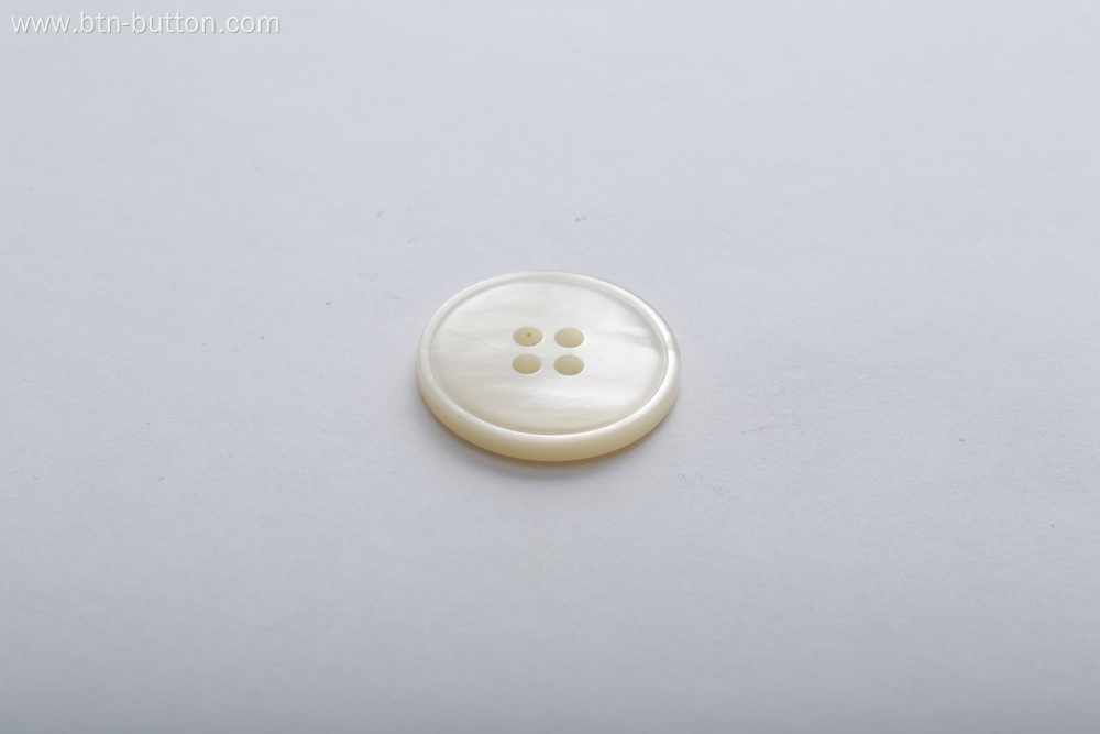 White butterfly shell buttons