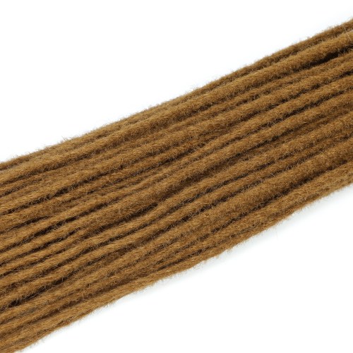 27 Faux Locs für klassische Schutzfrisur