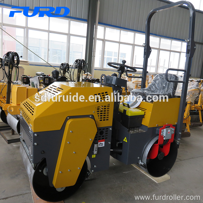 Ride-on Double Drum Vibratory Mini Road Roller Compactor Price Fyl-880