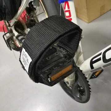 strap pedals bike