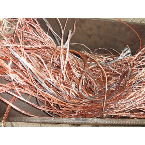 Paano Upang I-strip ang Copper Cable Wire