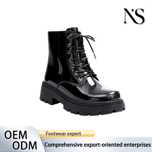 Botas de combate com sola robusta: calçados diários brilhantes e ousados