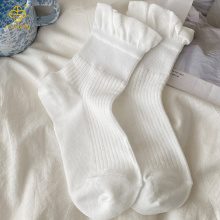 한국 버전 검은 곰팡이 레이스 단색 중간 튜브 양말 학생