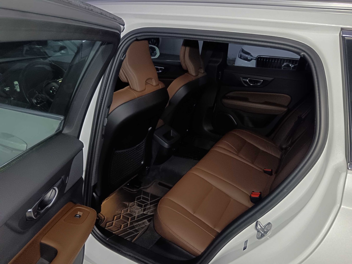 Used 2024 Volvo V60 B5